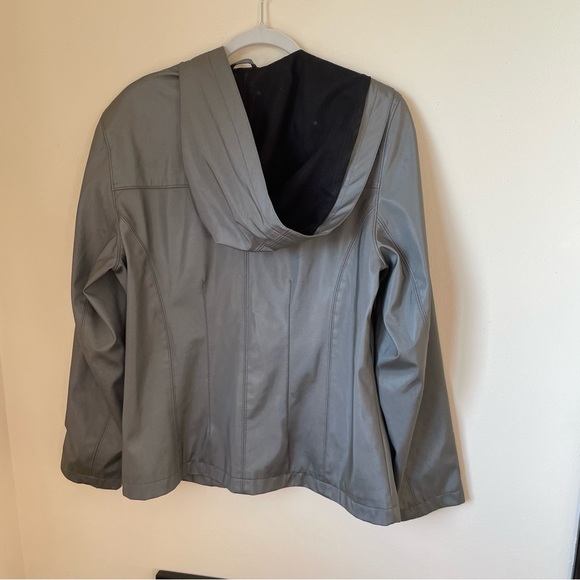 Braeton coat - Picture 2 of 3